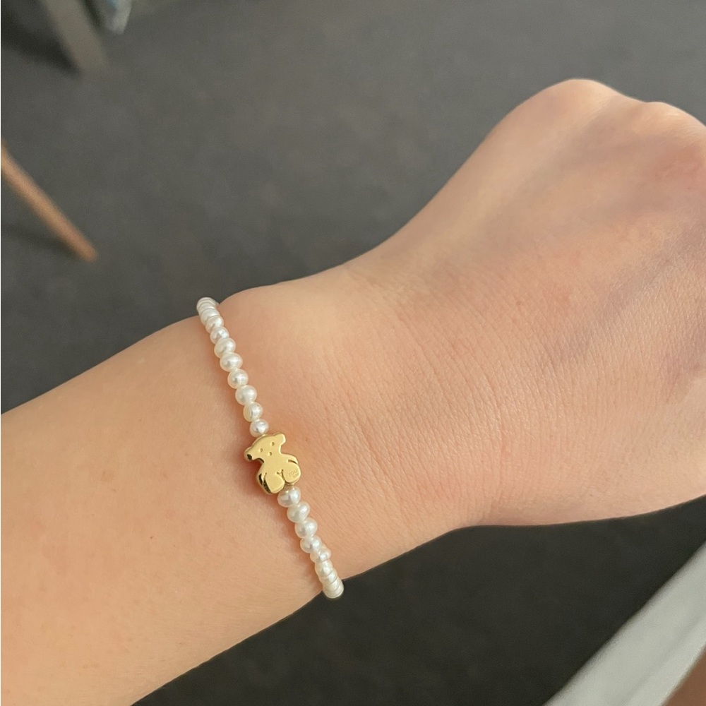 (Authentic )TOUS Sweet Dolls bracelet in 18kt yellow gold and choker pearls.